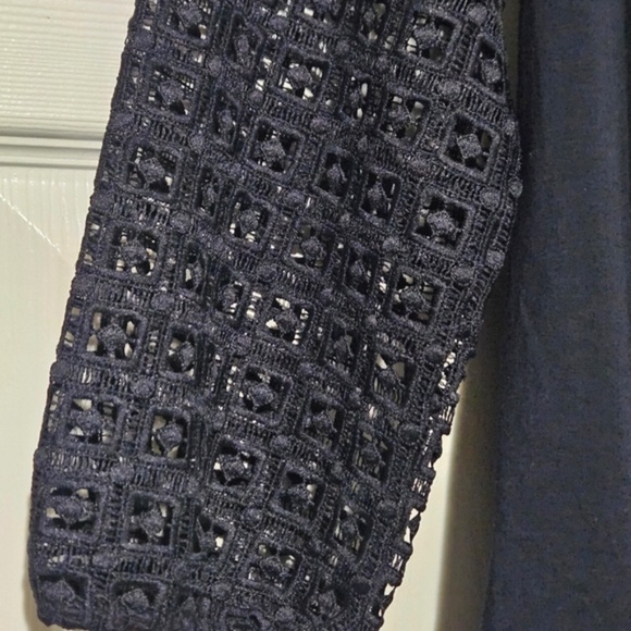 NWOT Talbots Eyelet Sleeve Top Navy - Picture 4 of 4